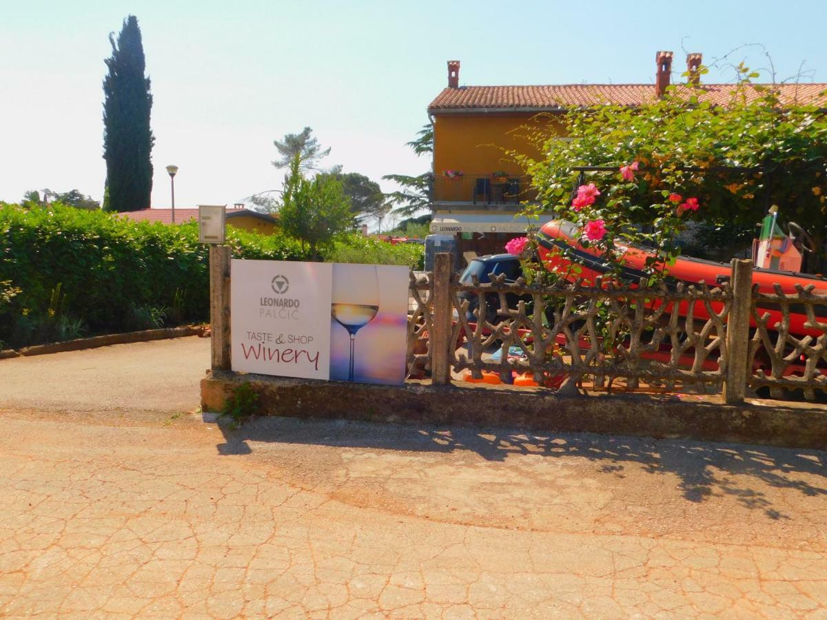 App Katerina Lägenhet Novigrad Istria Exteriör bild